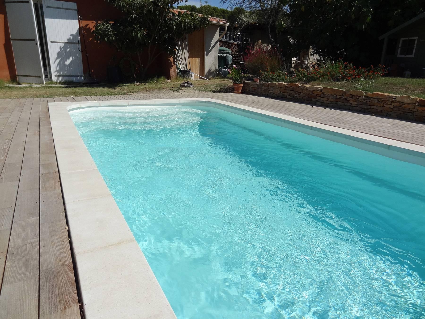 Déclic R 600 Piscine à fond plat de 6,00 m x 2,80 m x 1,40 m