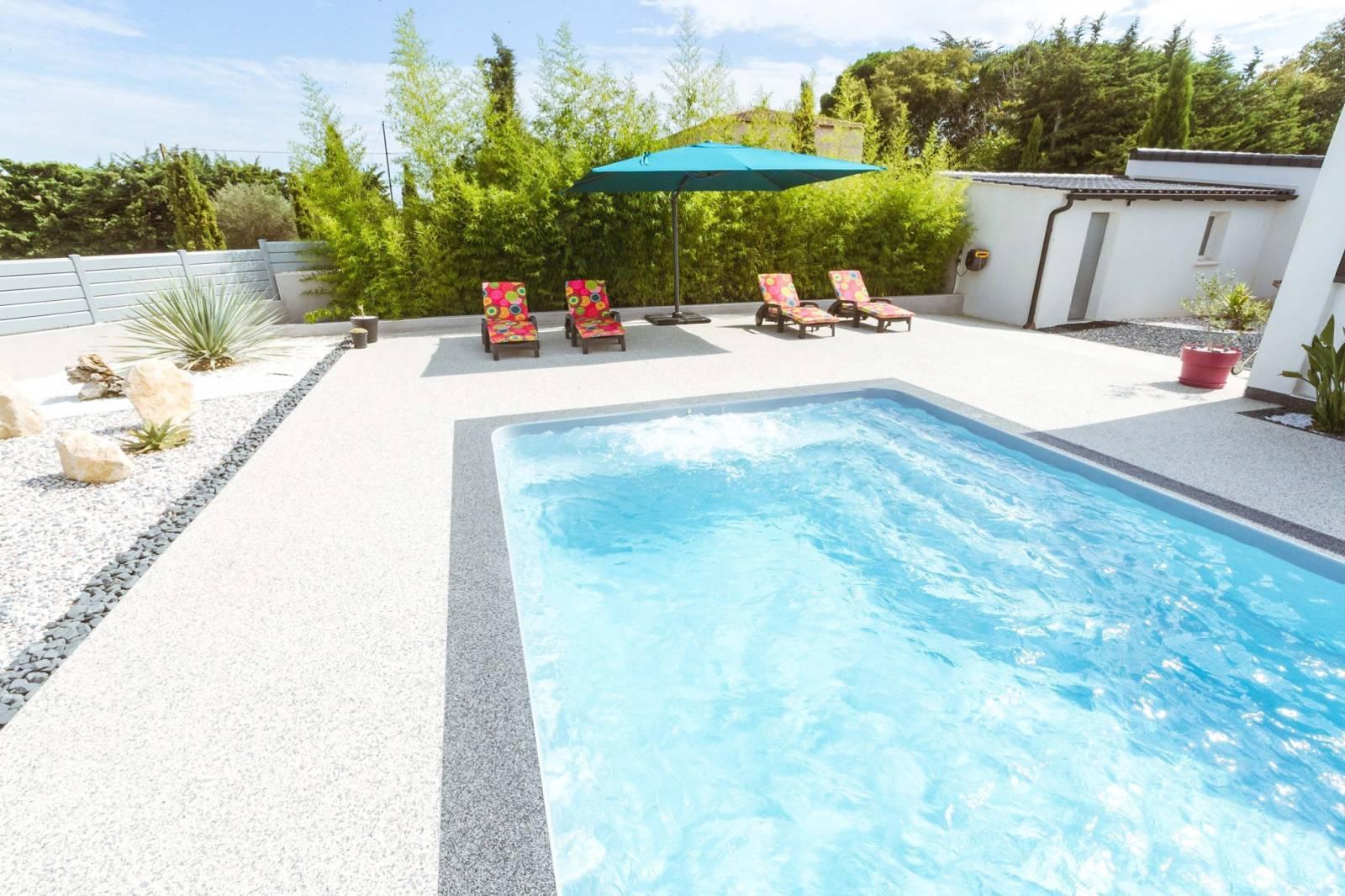 Bermudes Piscine à fond plat de 9,00 m x 4,00 m x 1,50 m
