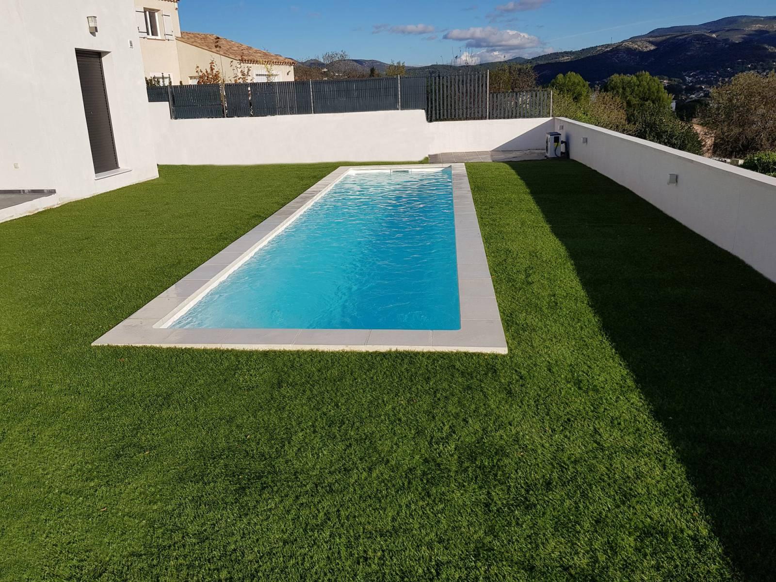 Couloir de nage Piscine à fond plat de 10,00 m x 2,40 m x 1,50 m