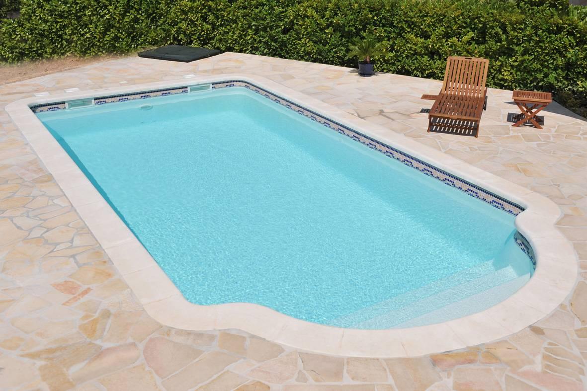 Crete Piscine à fond plat de 7,70 m x 3,70 m x 1,40 m