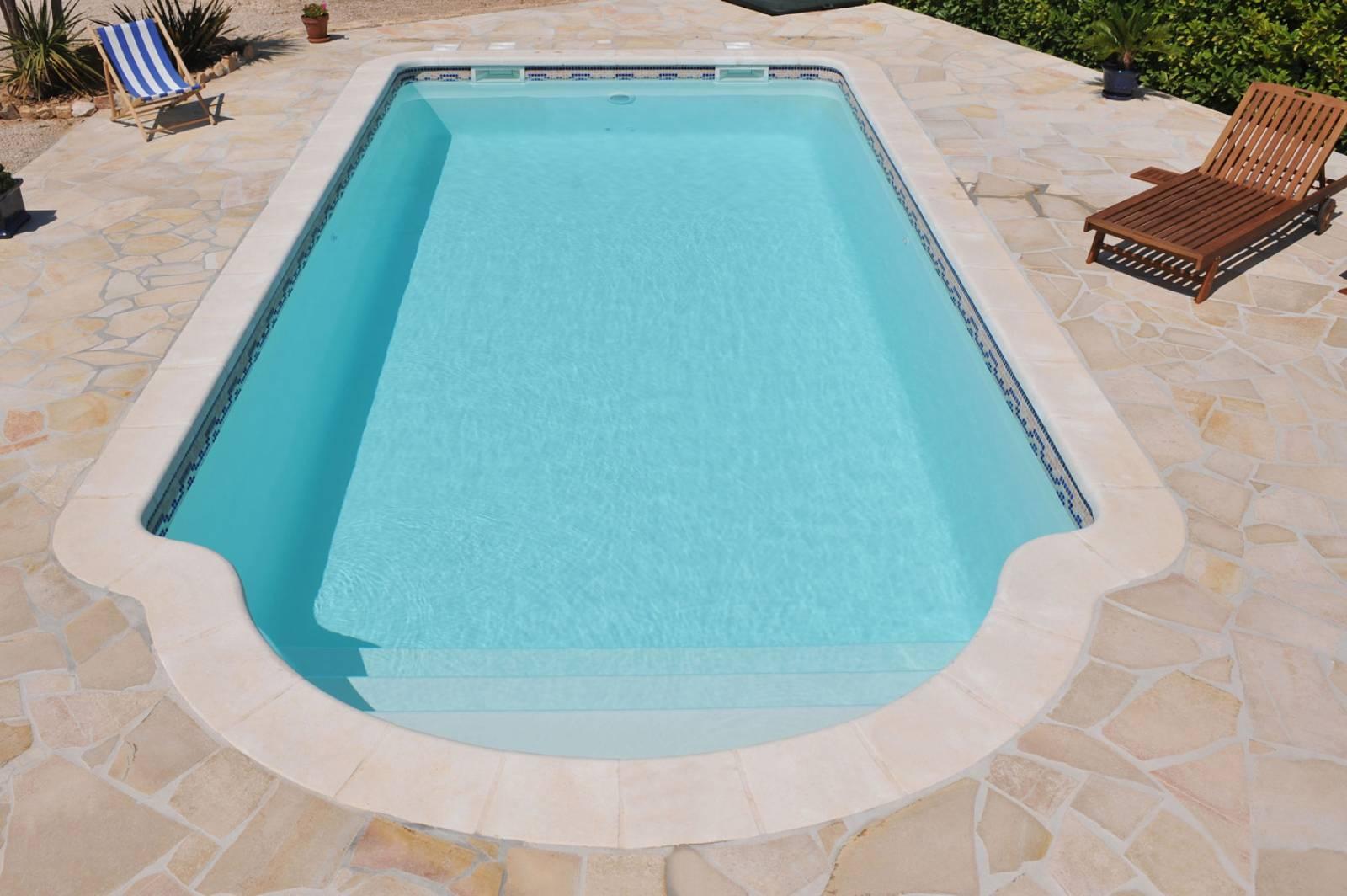 Crete Piscine à fond plat de 7,70 m x 3,70 m x 1,40 m