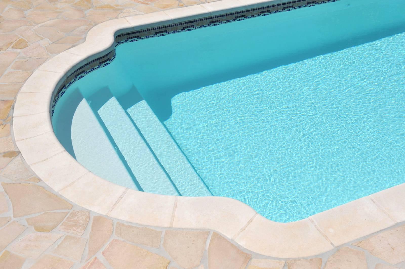 Crete Piscine à fond plat de 7,70 m x 3,70 m x 1,40 m