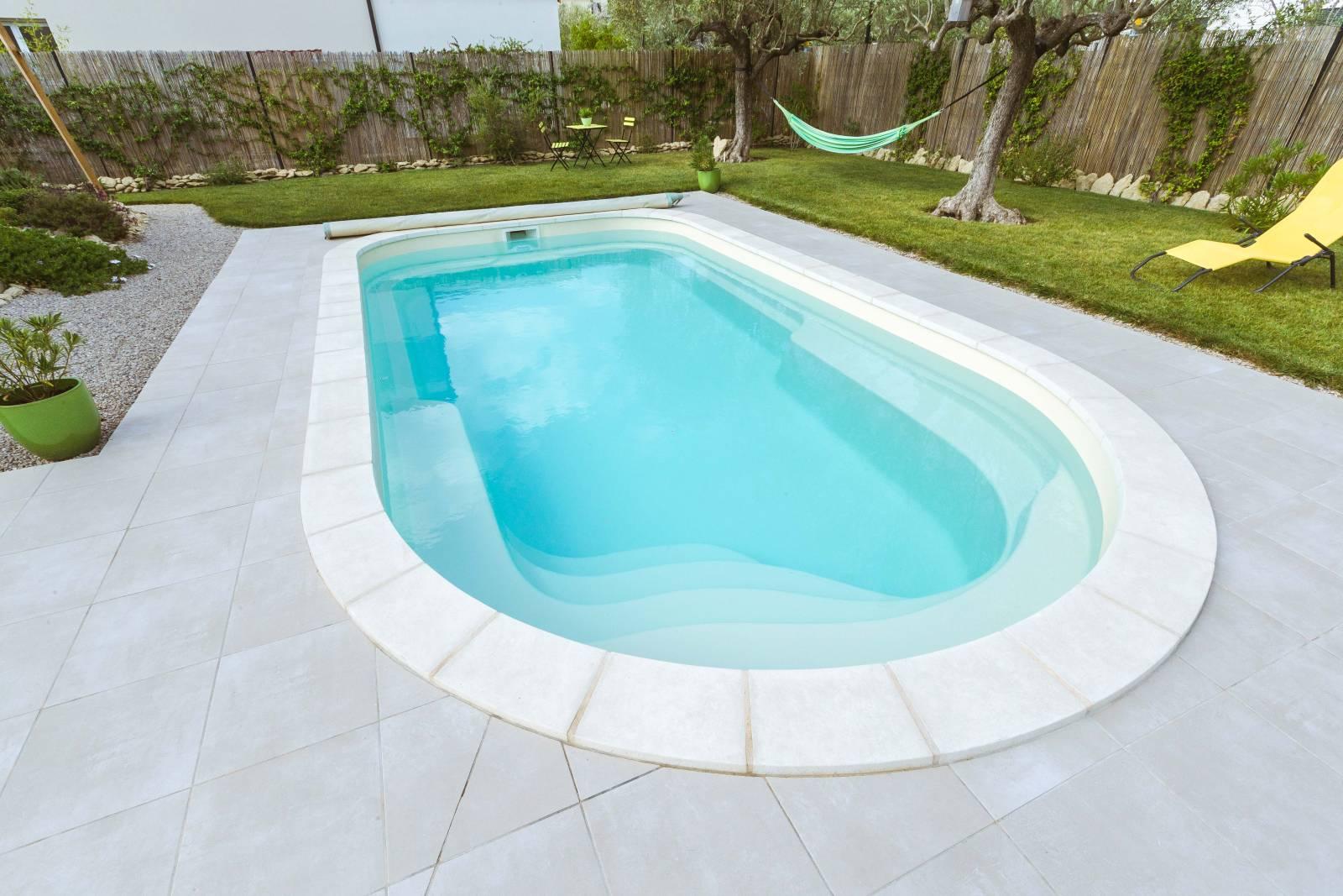 Cuba Piscine à fond plat de 7 m x 3,70 m x 1,50 m