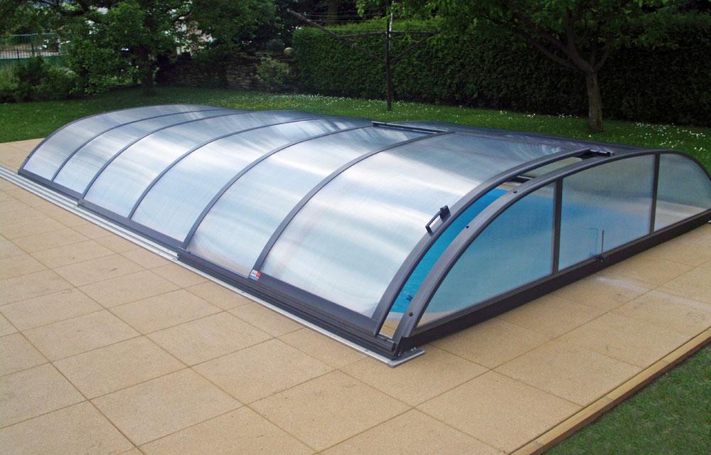 Elégant Un abri bas au design moderne et esthétique