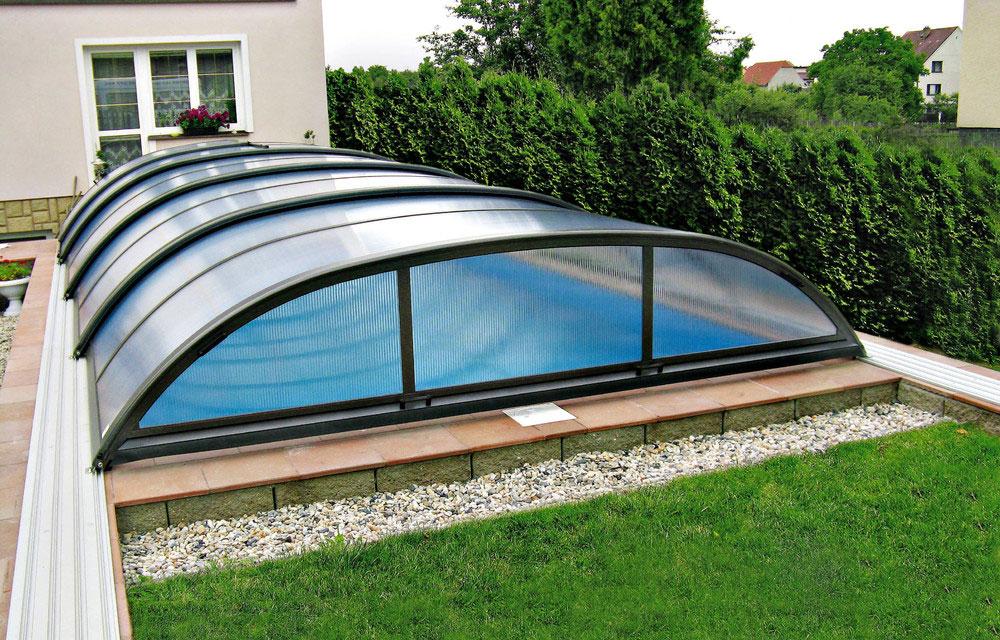 Elégant Un abri bas au design moderne et esthétique