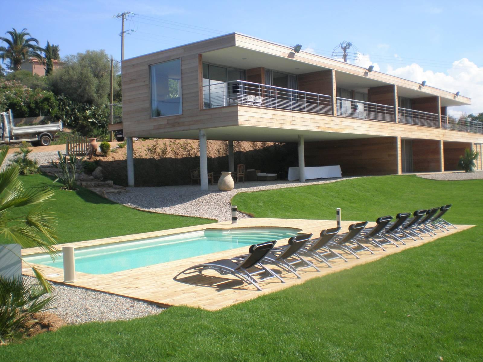 Fidji ou Capri Piscine à fond plat de 8,10 m x 3,90 m