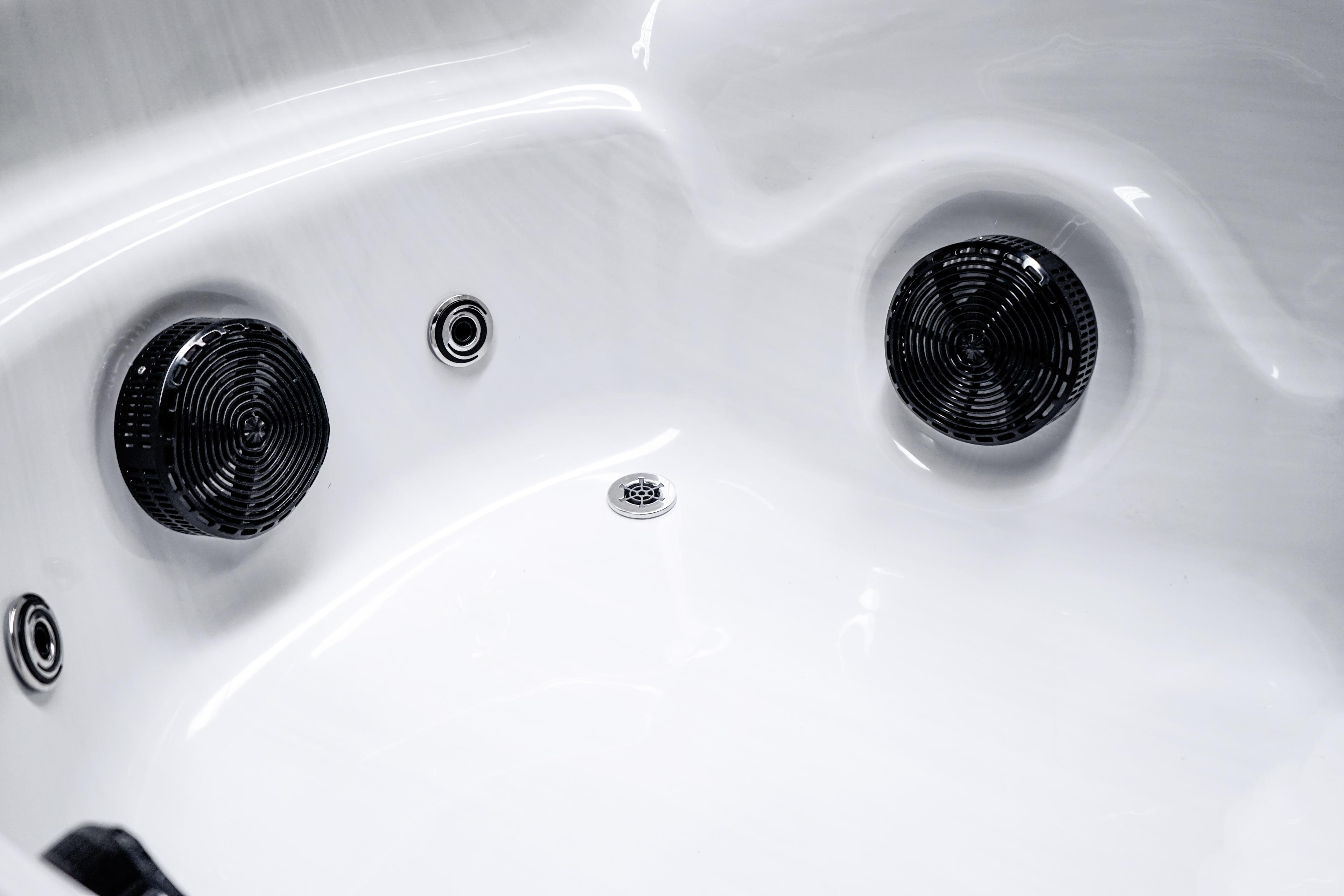 Spa de nage bizone Modèle K2 Marque Mont Blanc