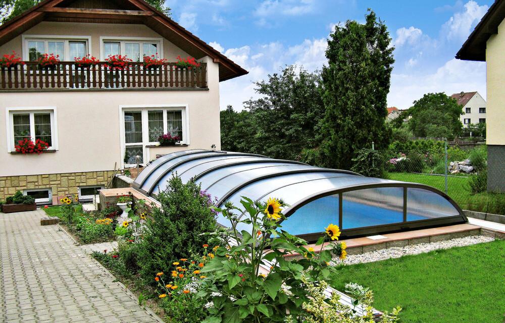 Elégant Un abri bas au design moderne et esthétique