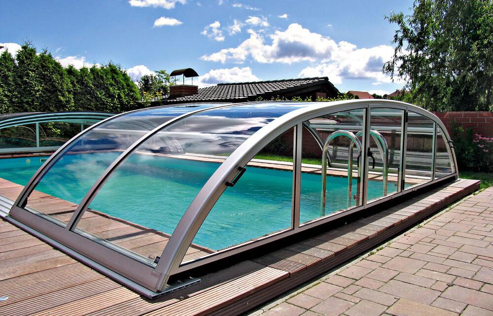 Elégant Un abri bas au design moderne et esthétique