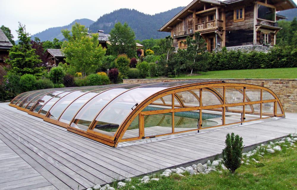 Elégant Un abri bas au design moderne et esthétique
