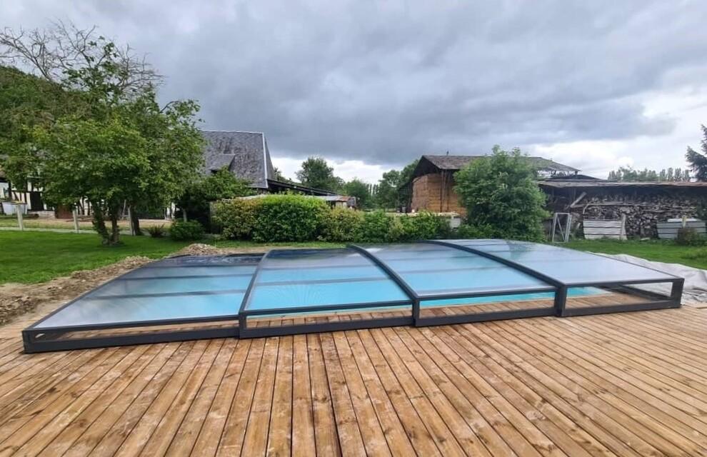 Monza Abri bas : design et fluidité, un must pour votre piscine