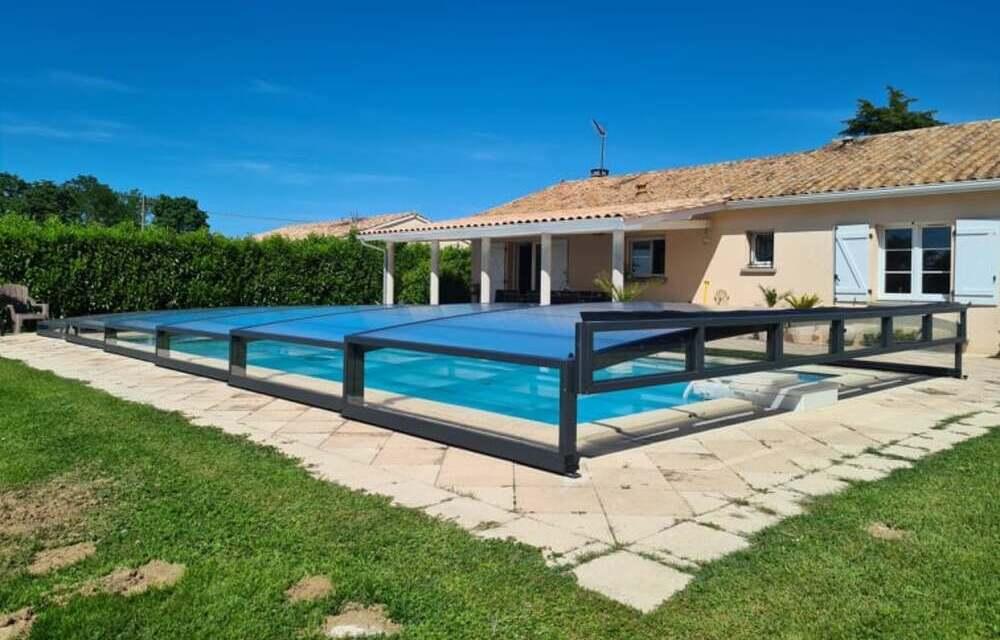 Monza Abri bas : design et fluidité, un must pour votre piscine