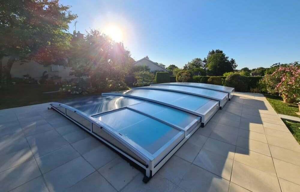 Monza Abri bas : design et fluidité, un must pour votre piscine