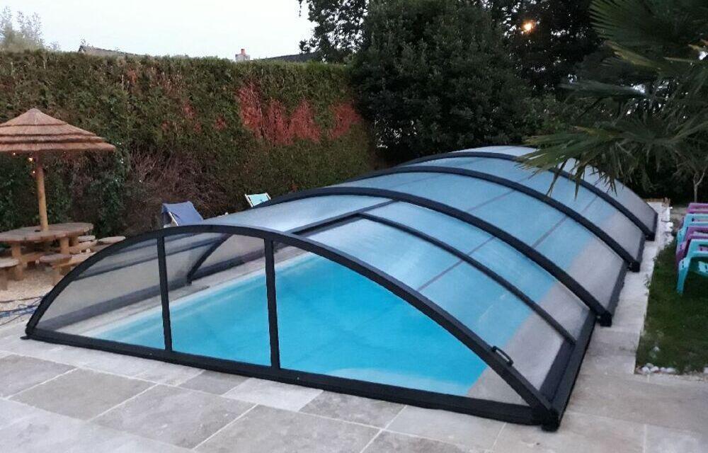 Roma La qualité et le prix pour un abri de piscine bas indémodable
