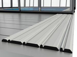 Aluwall III Un abri adossé coulissant télescopique