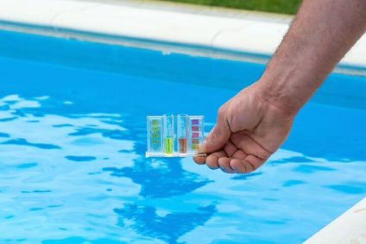 L'équilibre de l'eau d'une piscine
